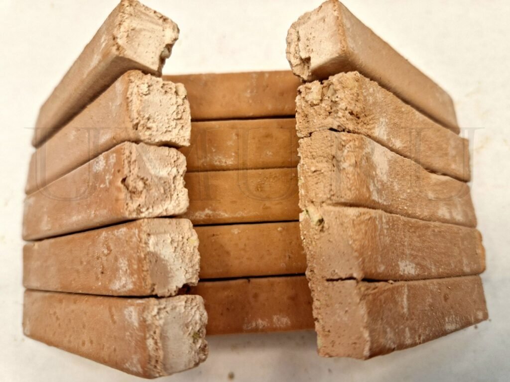 Lehm Ton Nuss Bordeaux mit Kreide